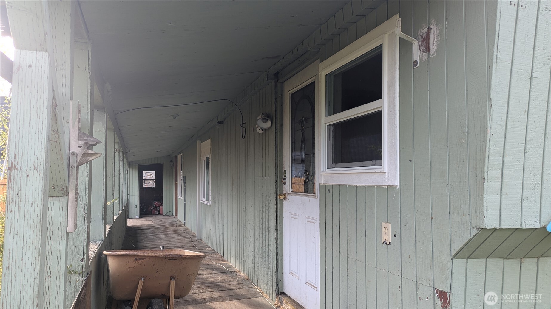 100 Tully Property Photo 6