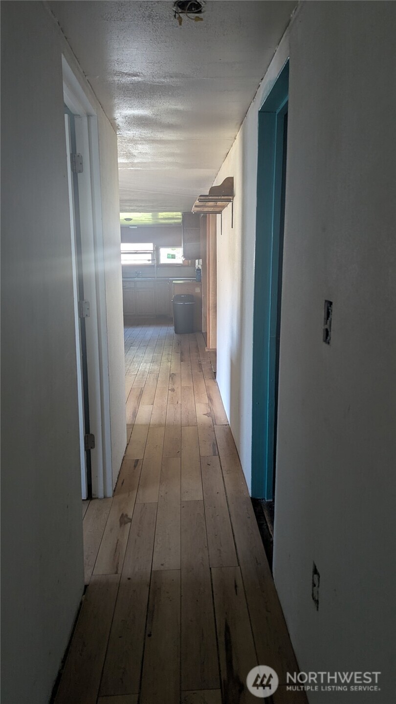 100 Tully Property Photo 10