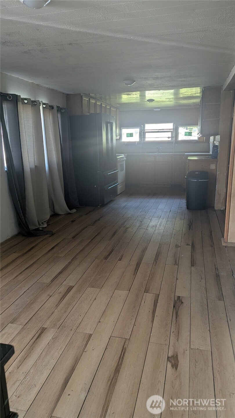 100 Tully Property Photo 12