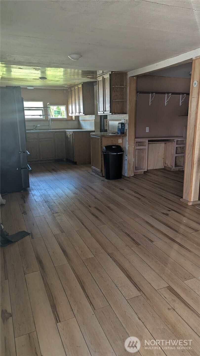 100 Tully Property Photo 14
