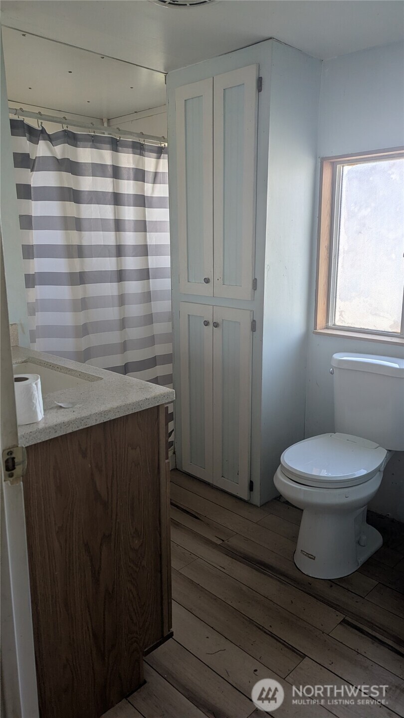 100 Tully Property Photo 21