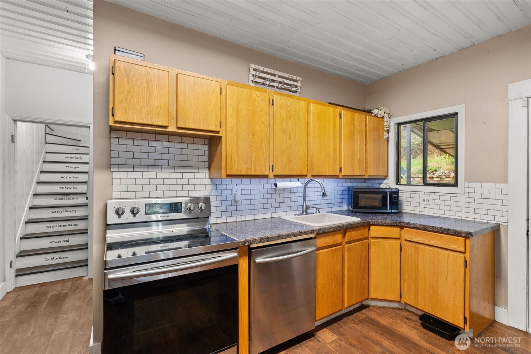 610 Barnhart Street Property Photo 15
