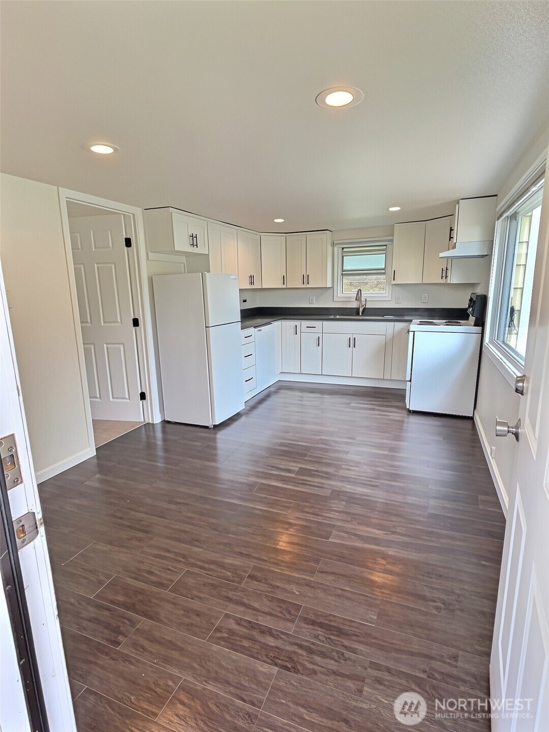 12203 Roseberg Avenue B Property Photo 4