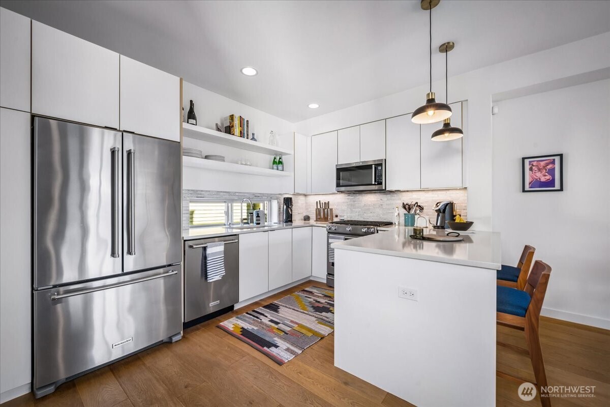 930 28th Avenue Property Photo 8