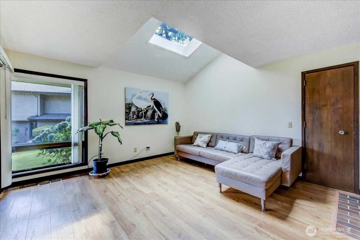 10830 Glen Acres Drive T9 Property Photo 5