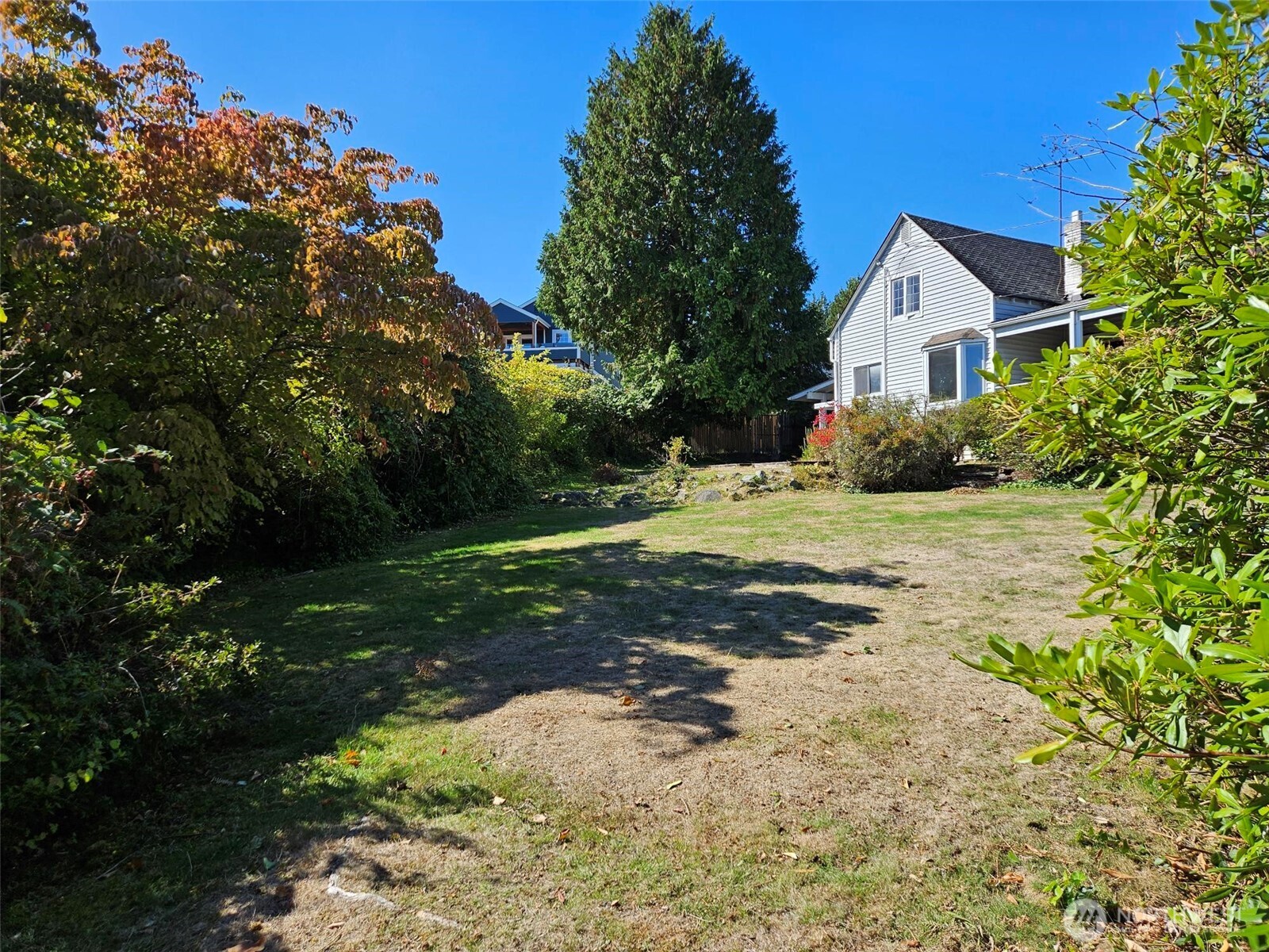 11711 Exeter Avenue Property Photo 4