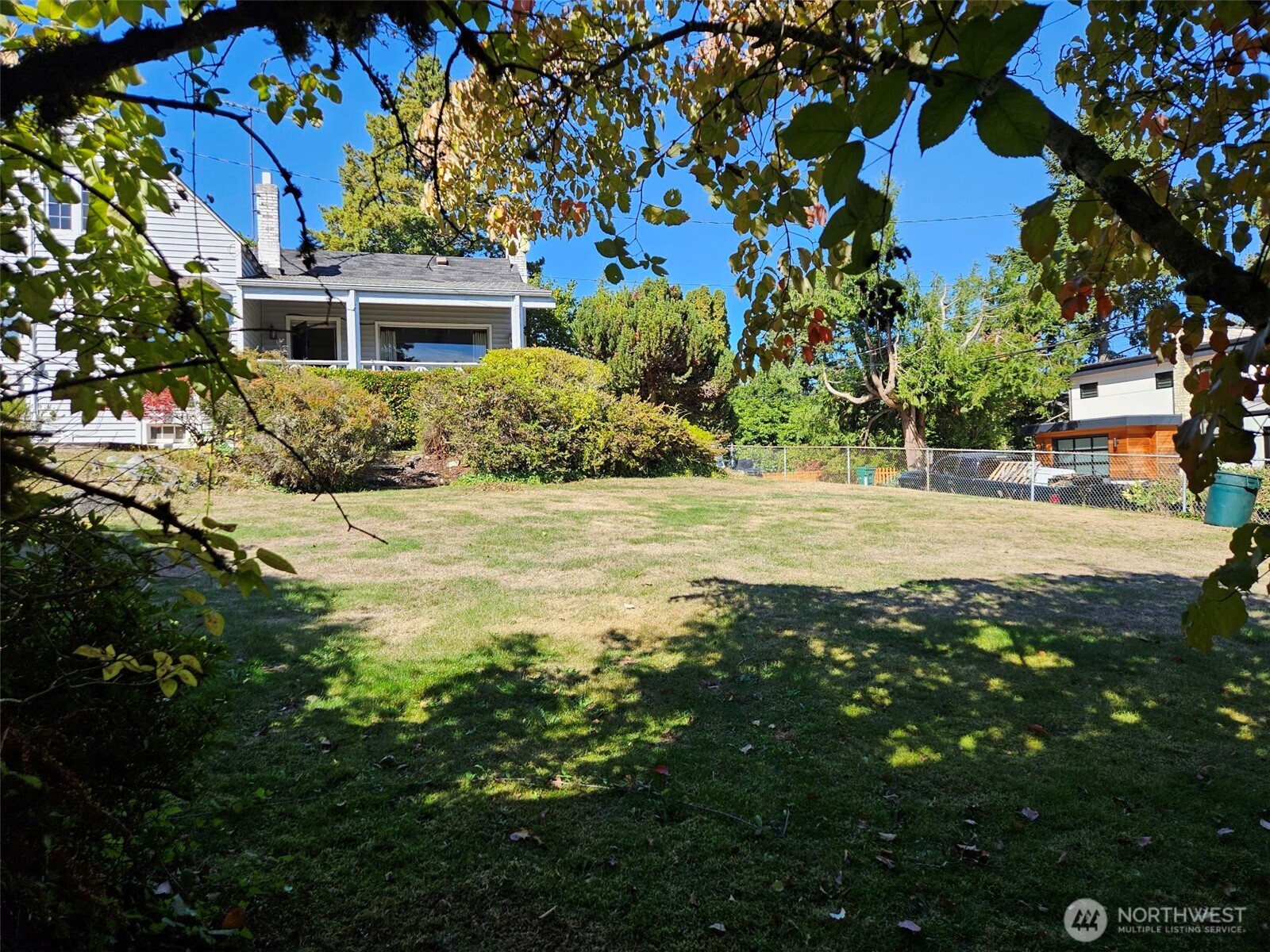 11711 Exeter Avenue Property Photo 5