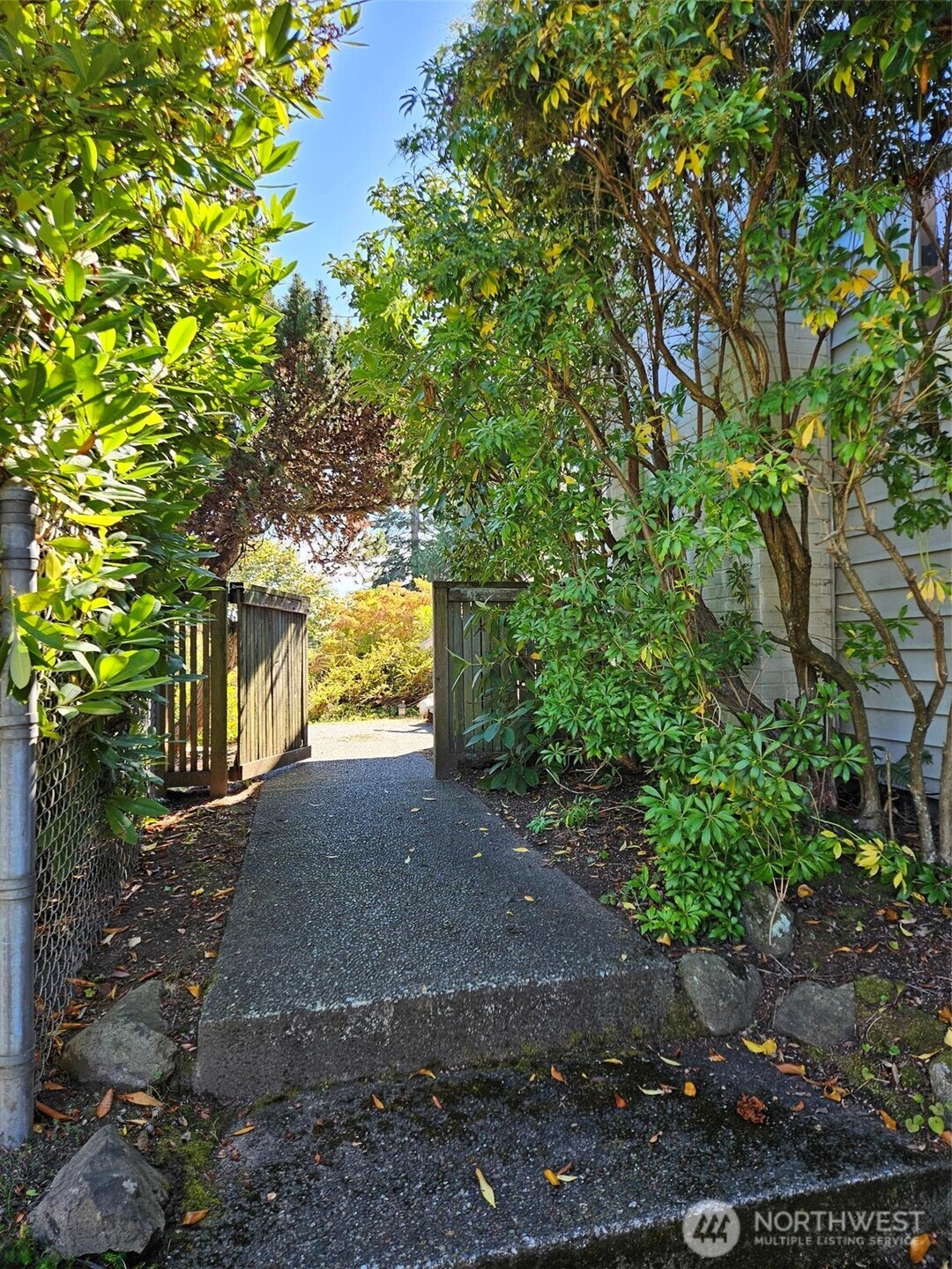 11711 Exeter Avenue Property Photo 6