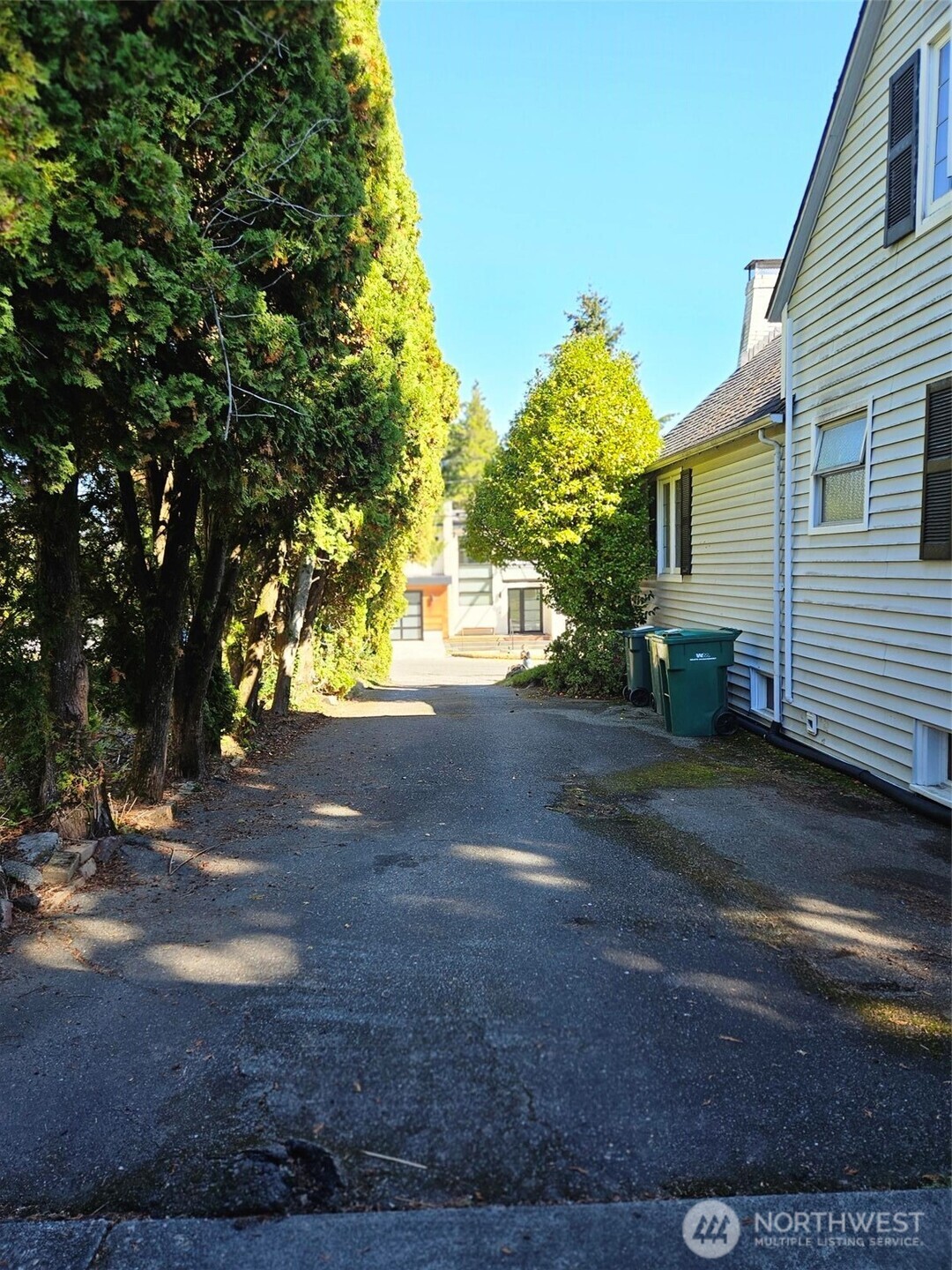 11711 Exeter Avenue Property Photo 8