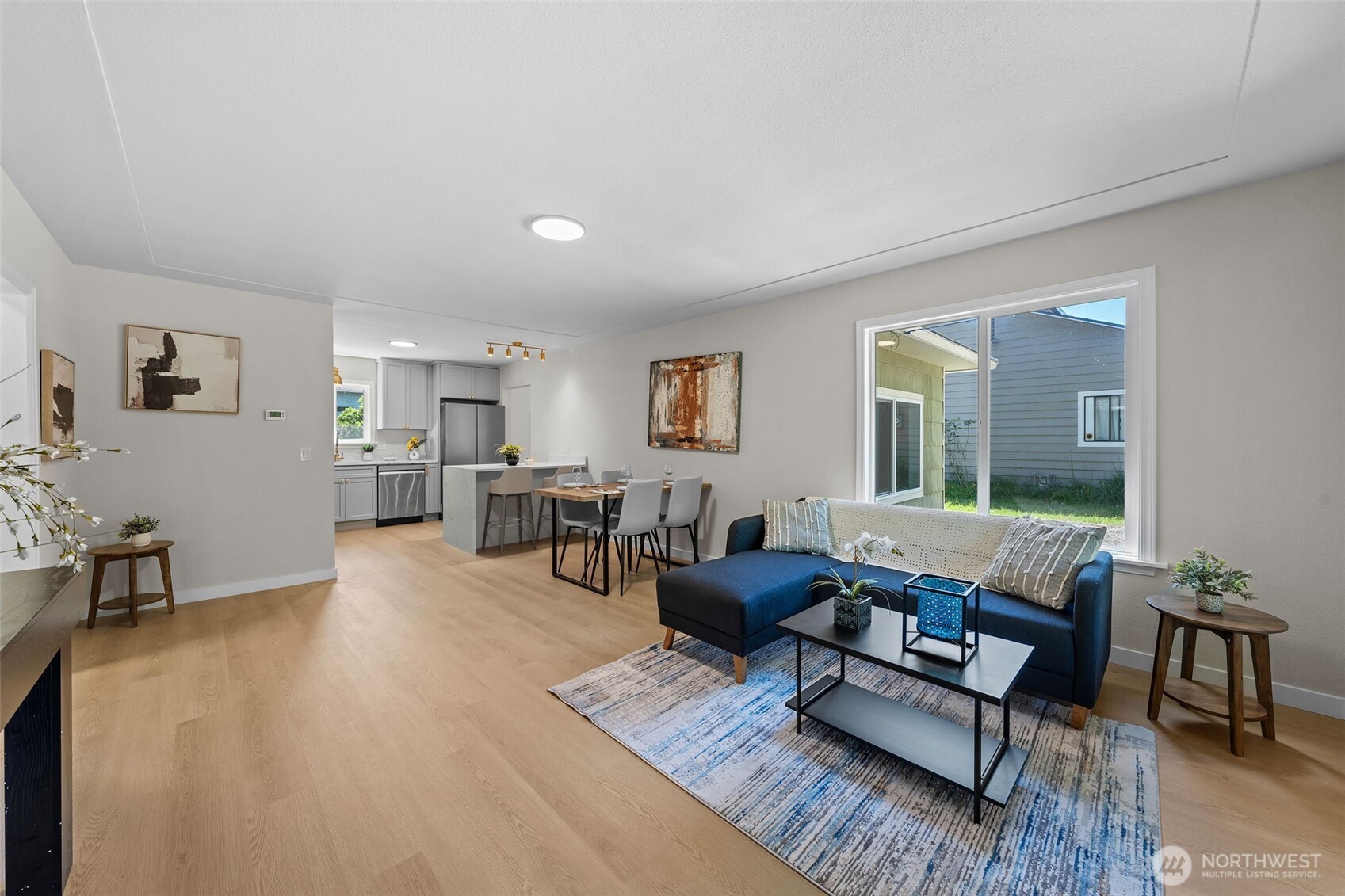 916 Bowker Street Property Photo 4