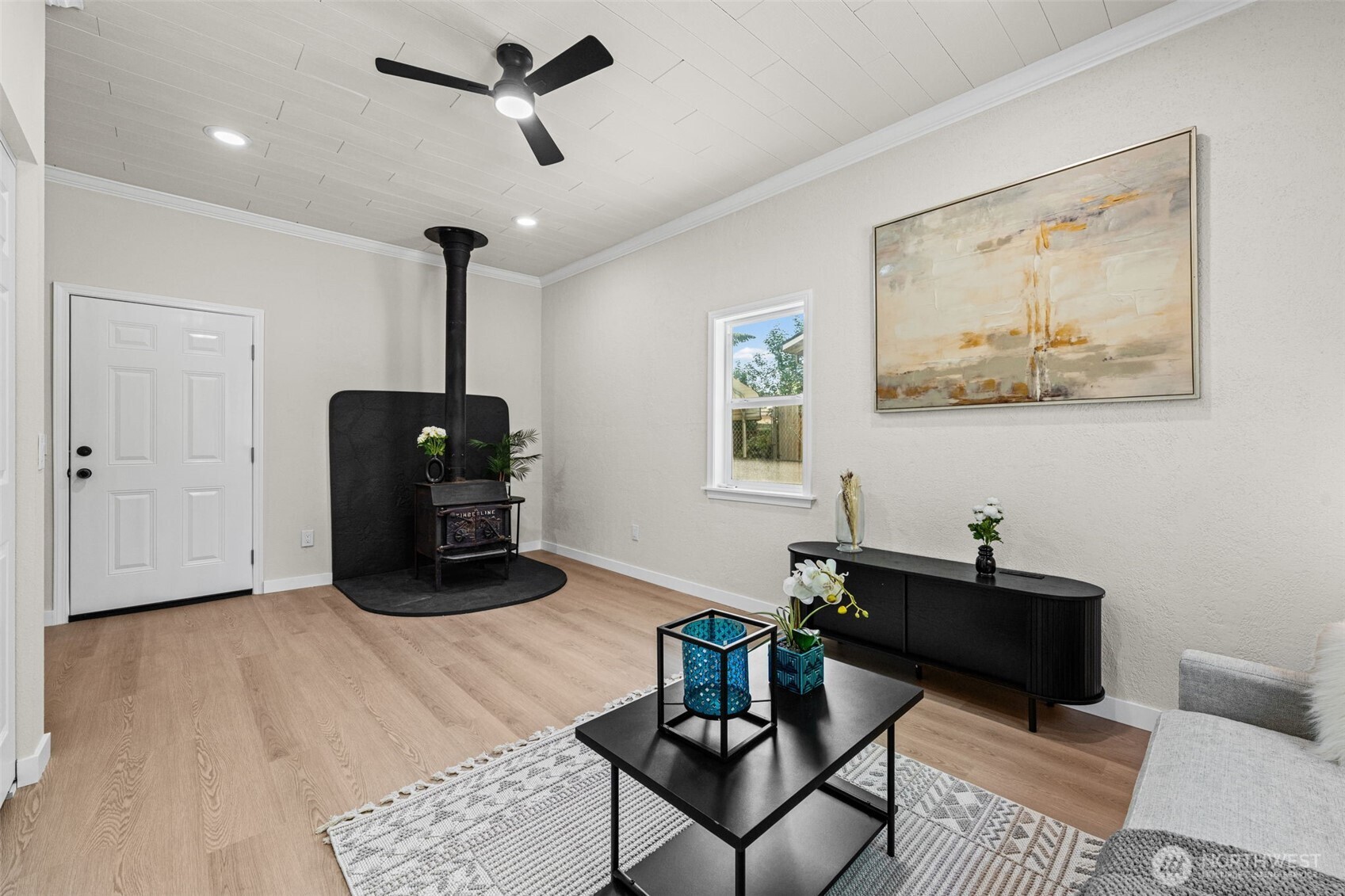 916 Bowker Street Property Photo 10