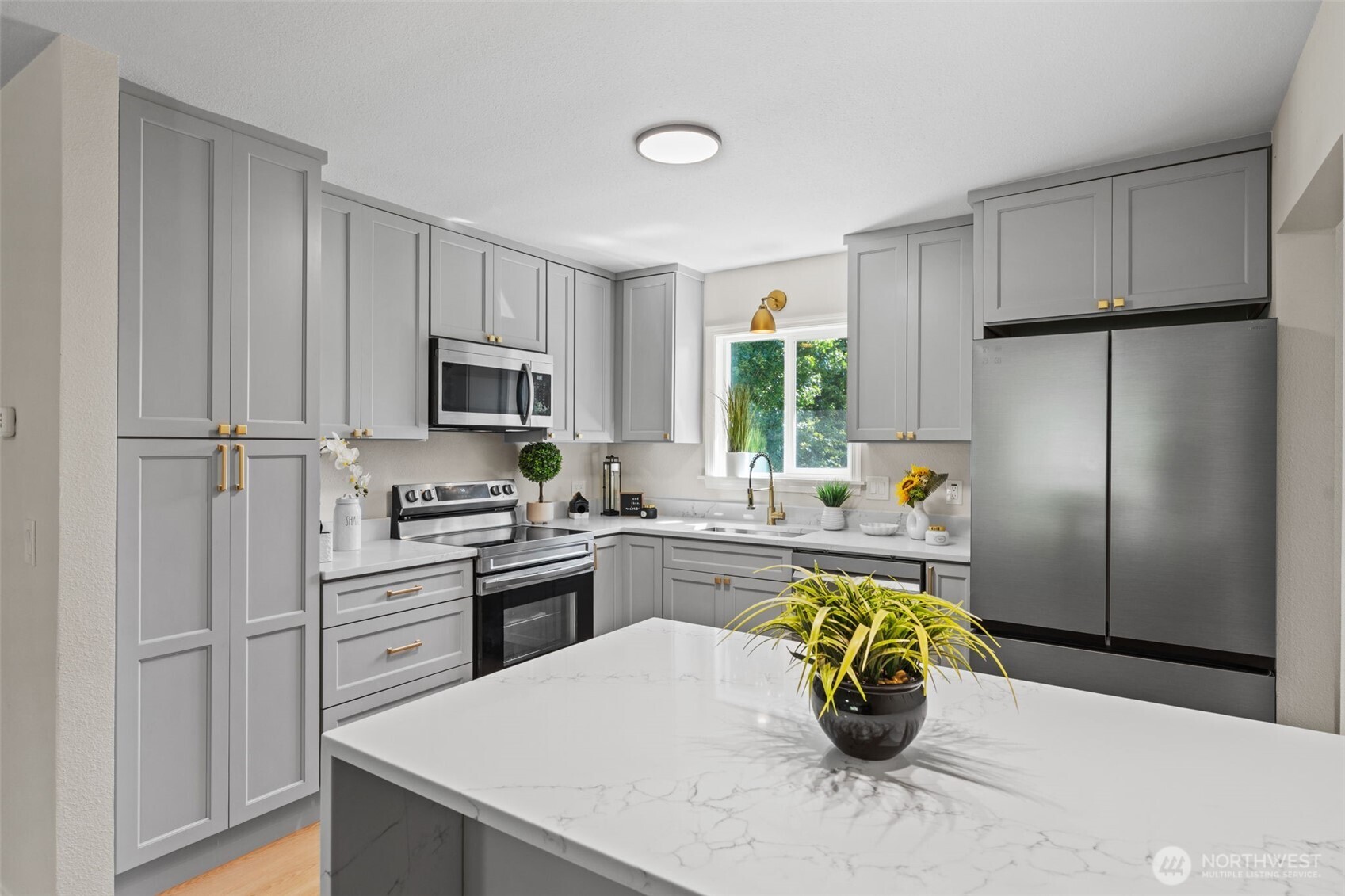 916 Bowker Street Property Photo 15