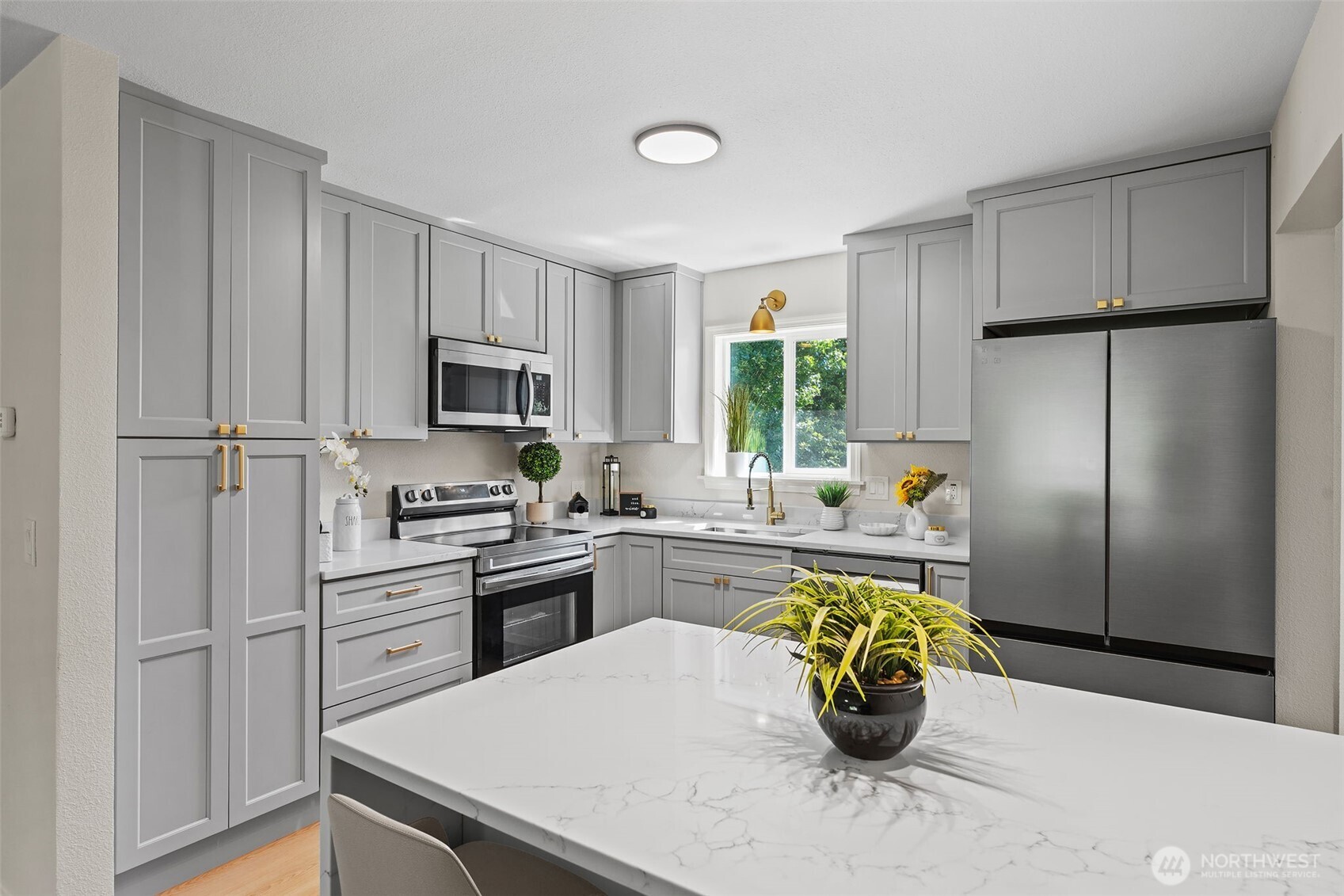 916 Bowker Street Property Photo 16