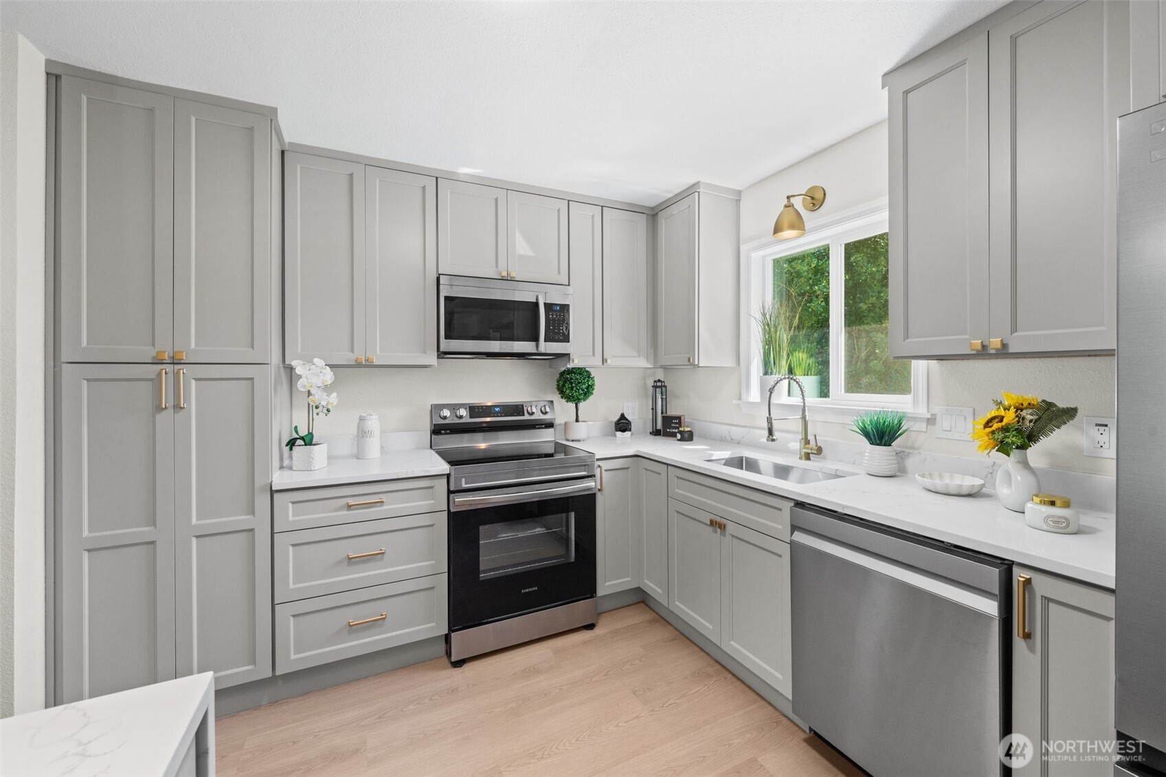 916 Bowker Street Property Photo 17