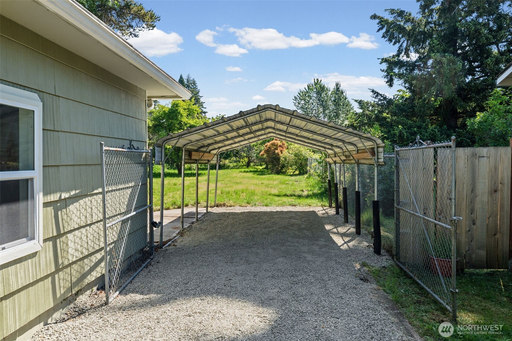 916 Bowker Street Property Photo 26
