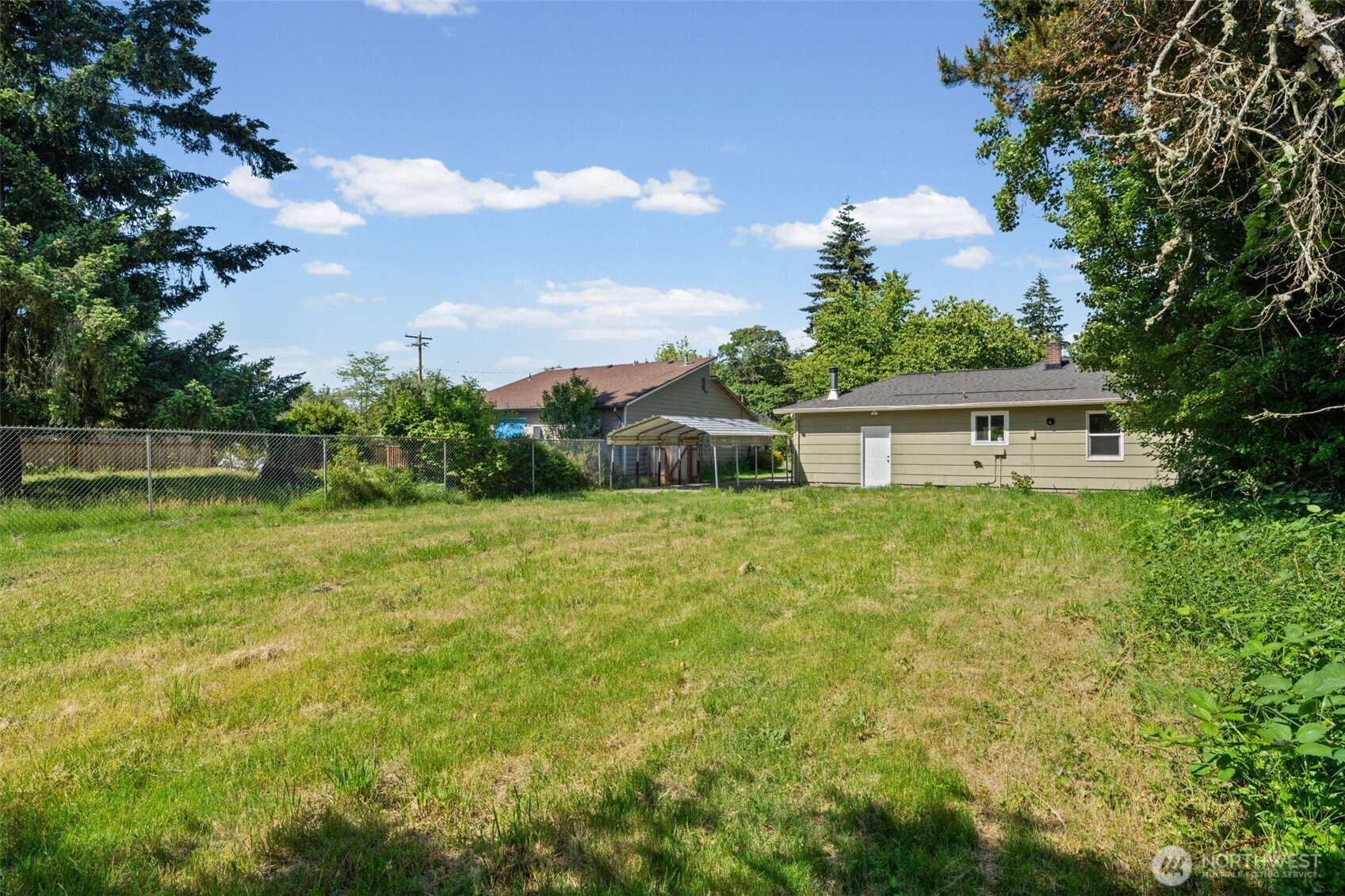 916 Bowker Street Property Photo 29