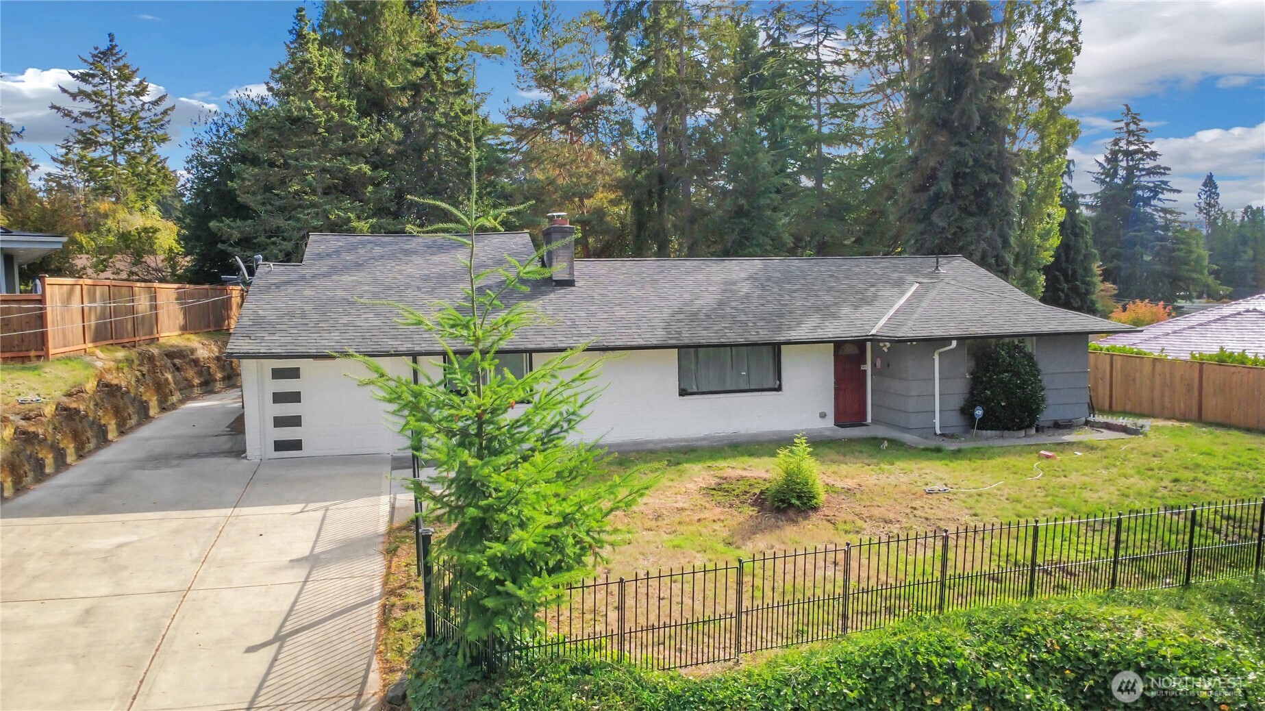 2590294 Property Photo 1