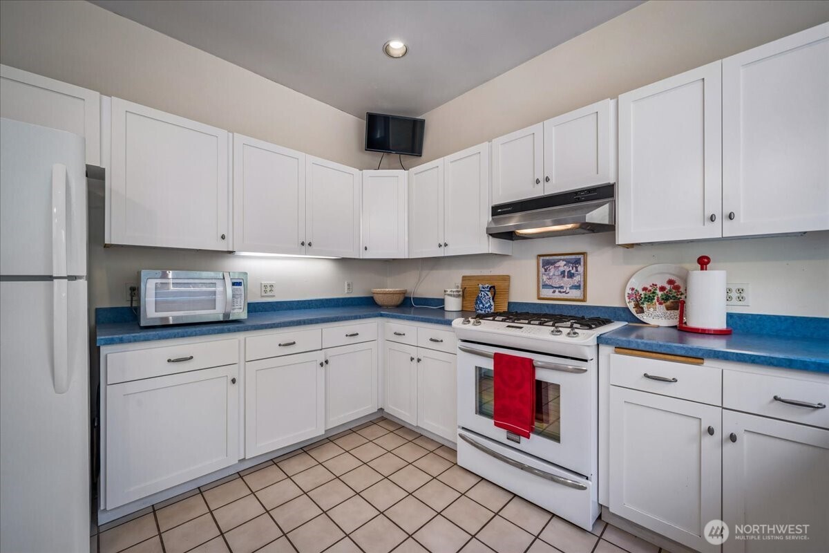 3617 Corliss Avenue Property Photo 13