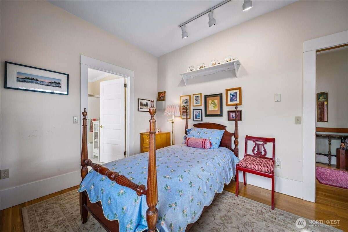 3617 Corliss Avenue Property Photo 17