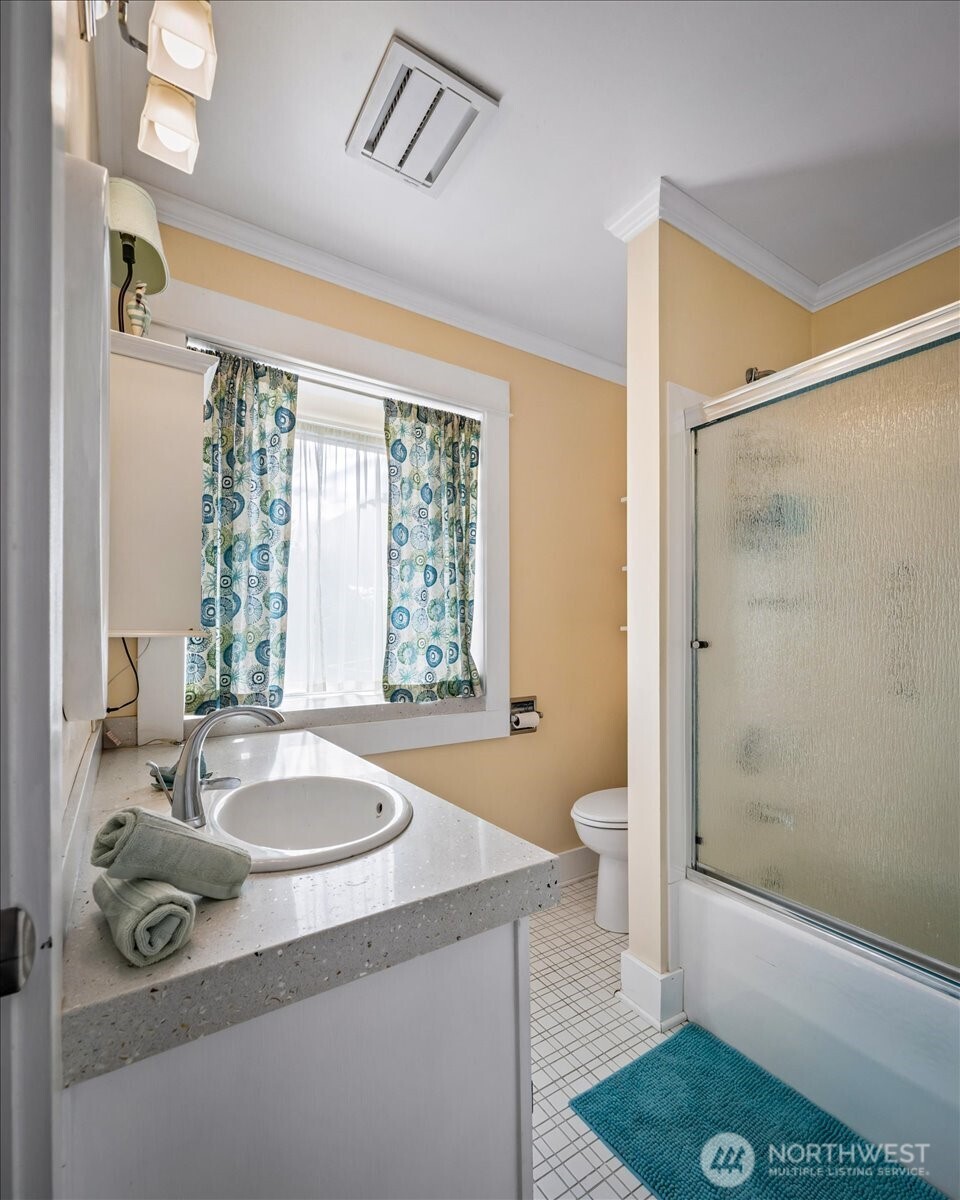 3617 Corliss Avenue Property Photo 20