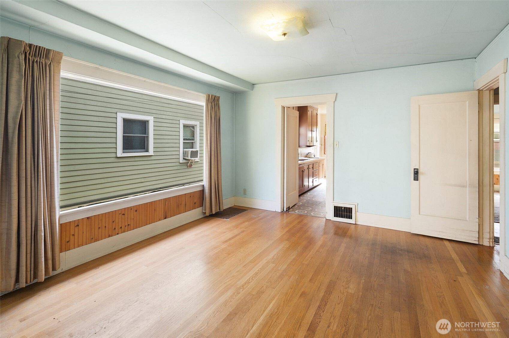 2405 N 40th Street Property Photo 9