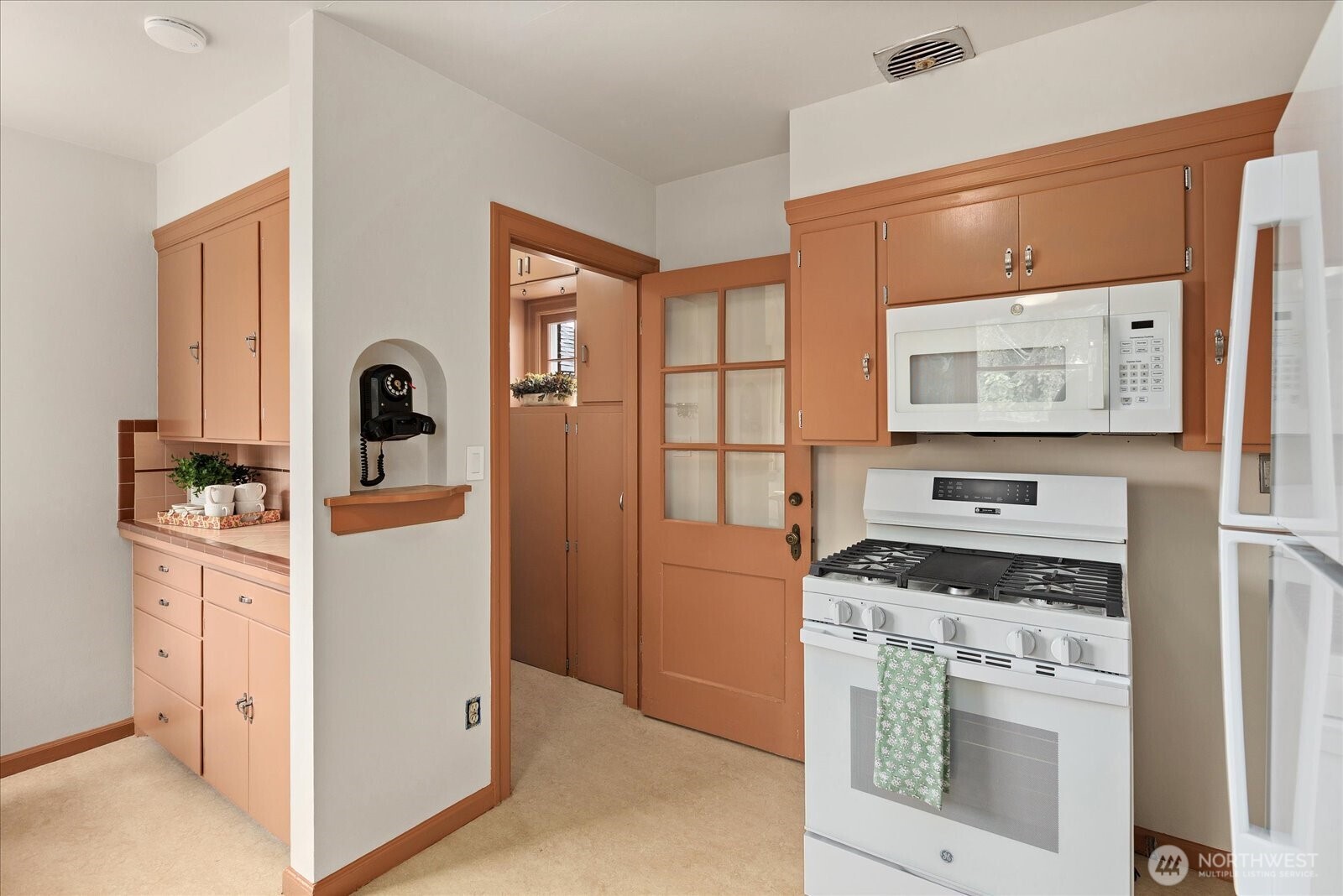 708 Hoyt Avenue Property Photo 13