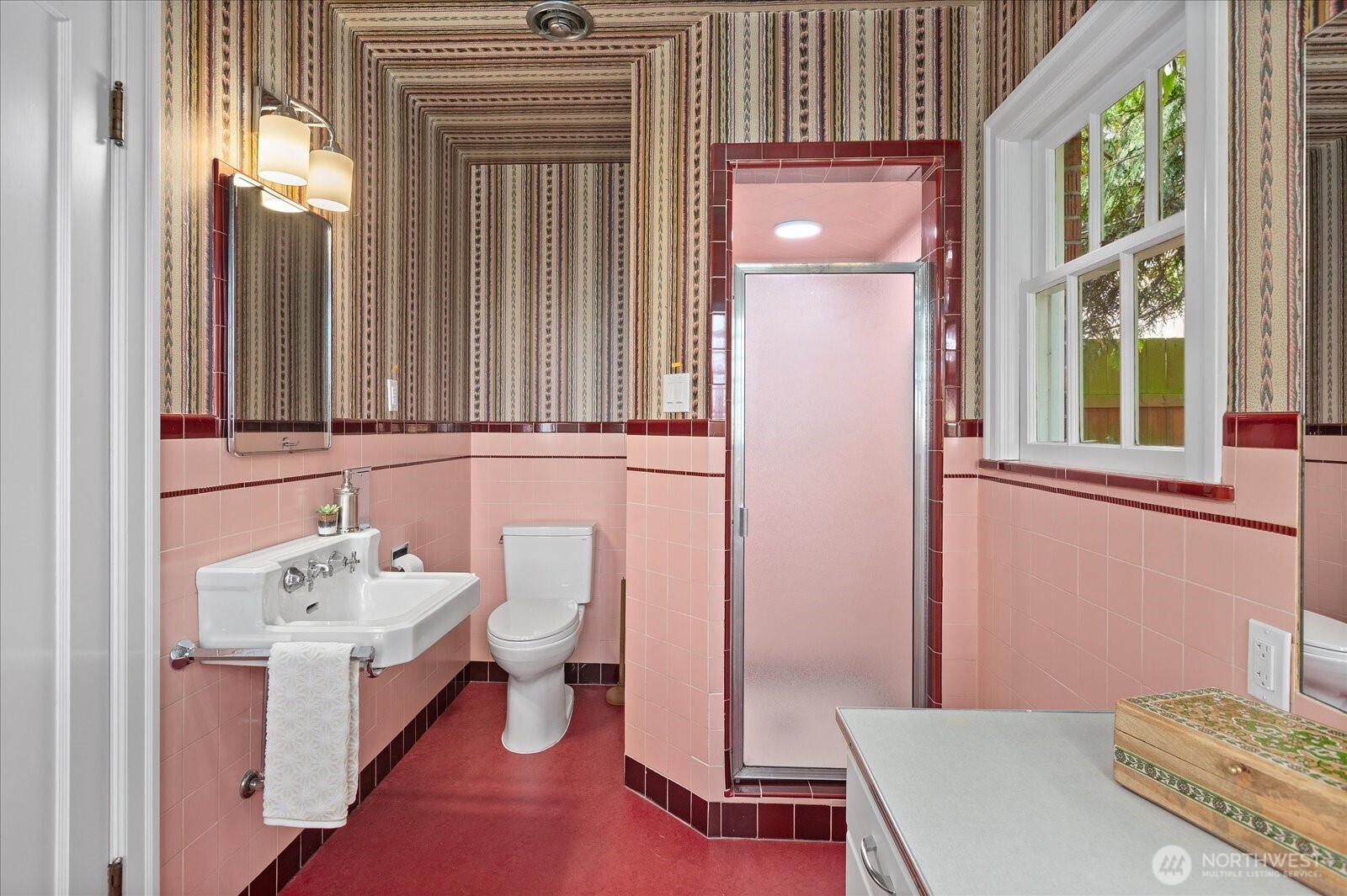 708 Hoyt Avenue Property Photo 19