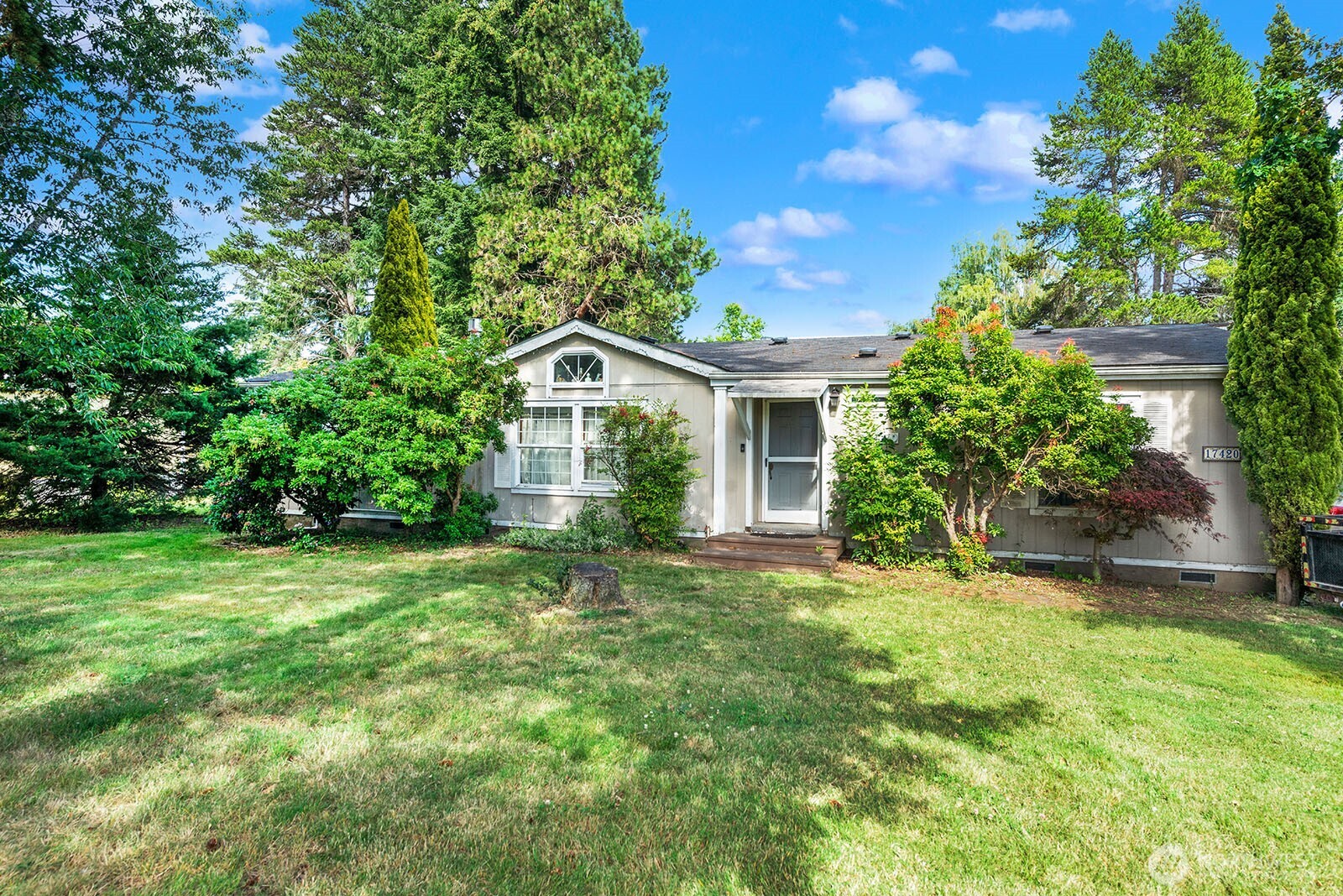 17420 97th Place Property Photo 1