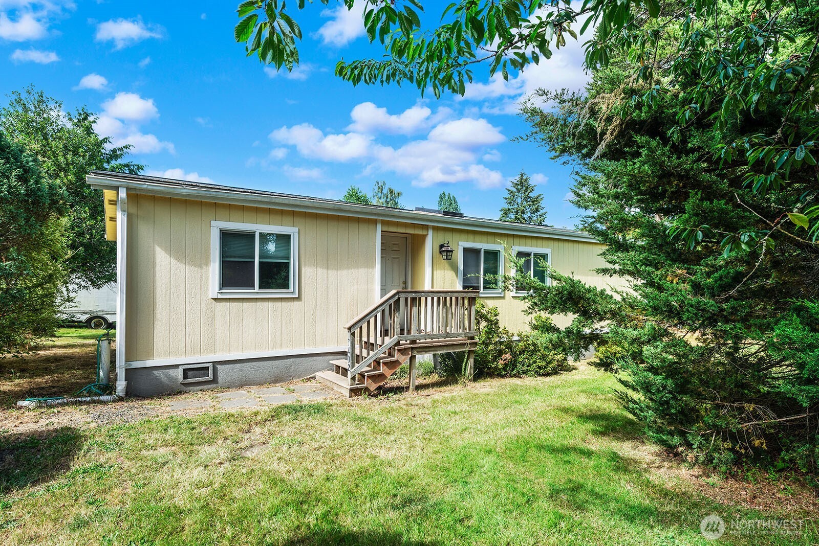 17420 97th Place Property Photo 3