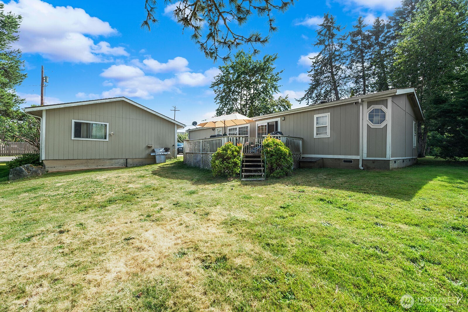 17420 97th Place Property Photo 5