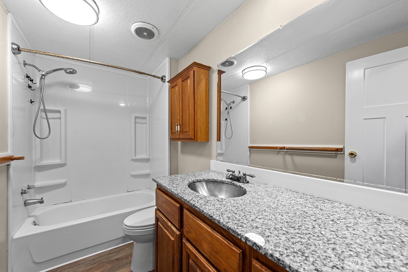 17420 97th Place Property Photo 6