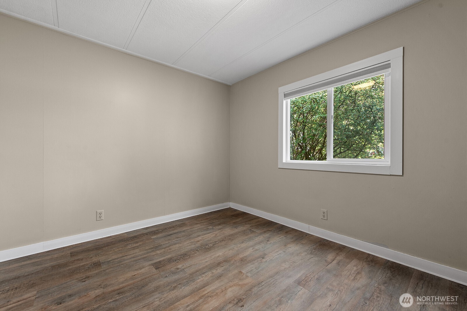 17420 97th Place Property Photo 10