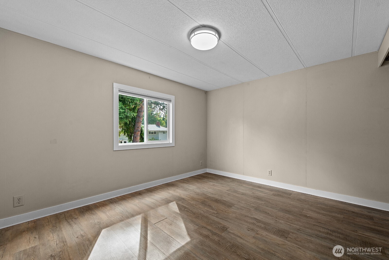 17420 97th Place Property Photo 28