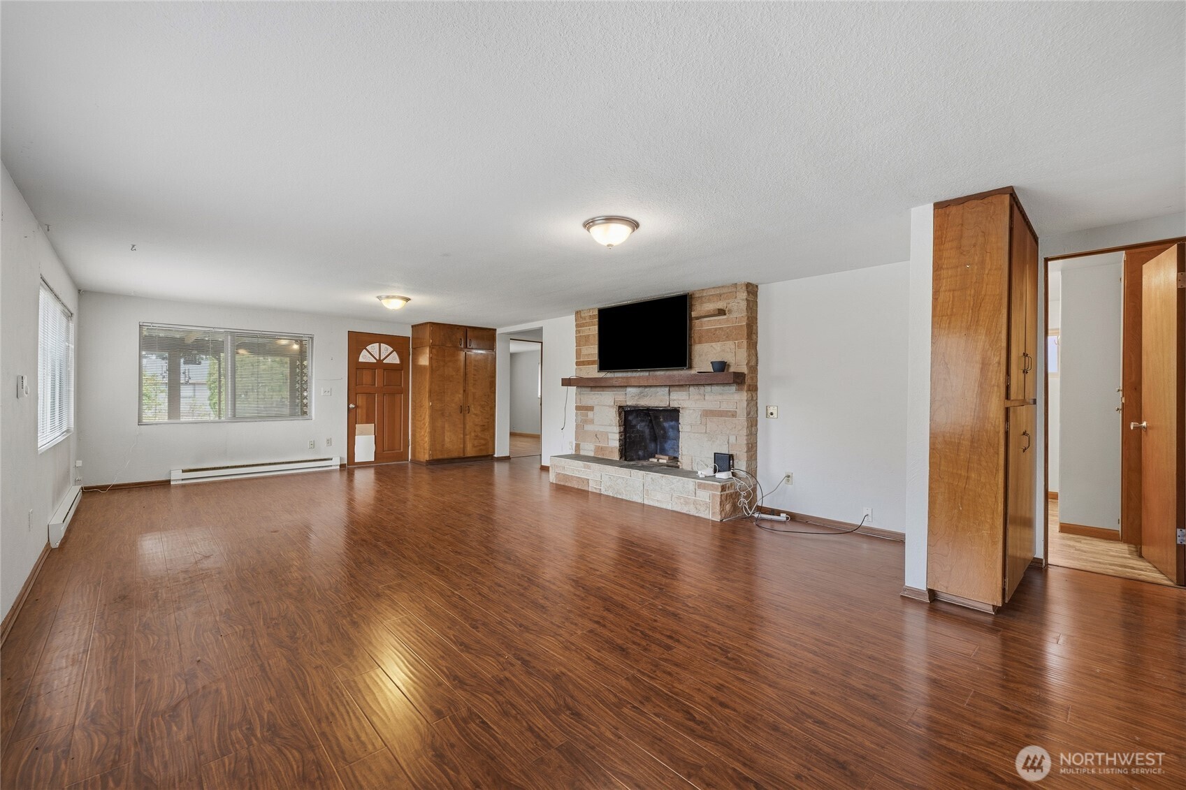 702 E 51st Street Property Photo 3