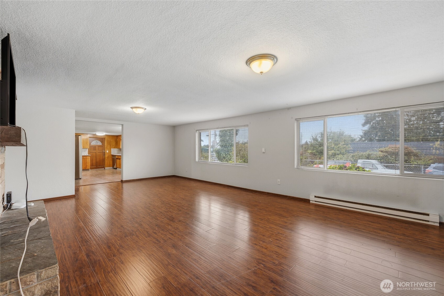 702 E 51st Street Property Photo 4
