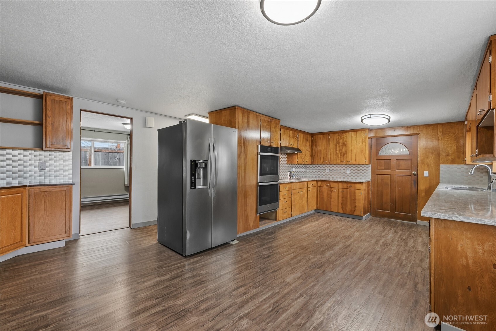 702 E 51st Street Property Photo 8