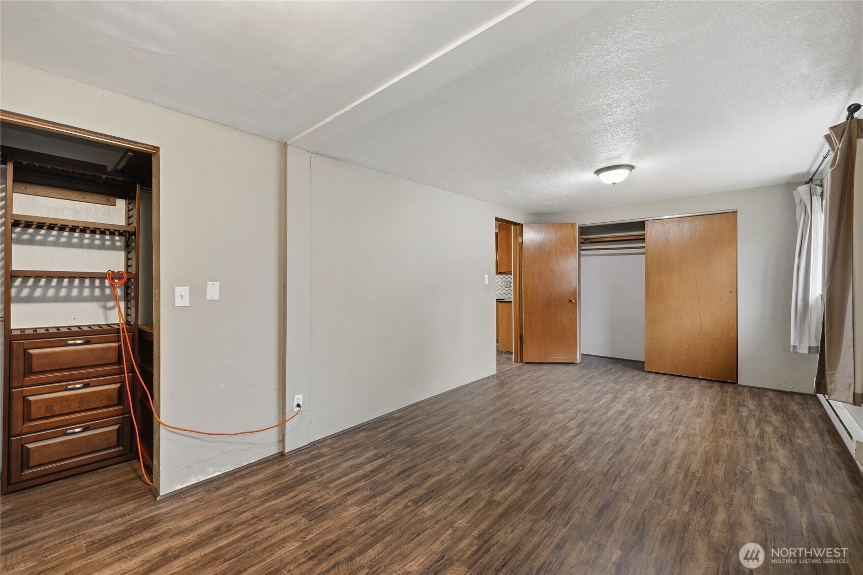 702 E 51st Street Property Photo 12