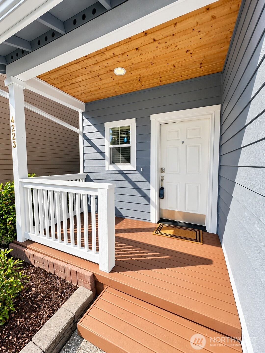 4223 144th Street Property Photo 2
