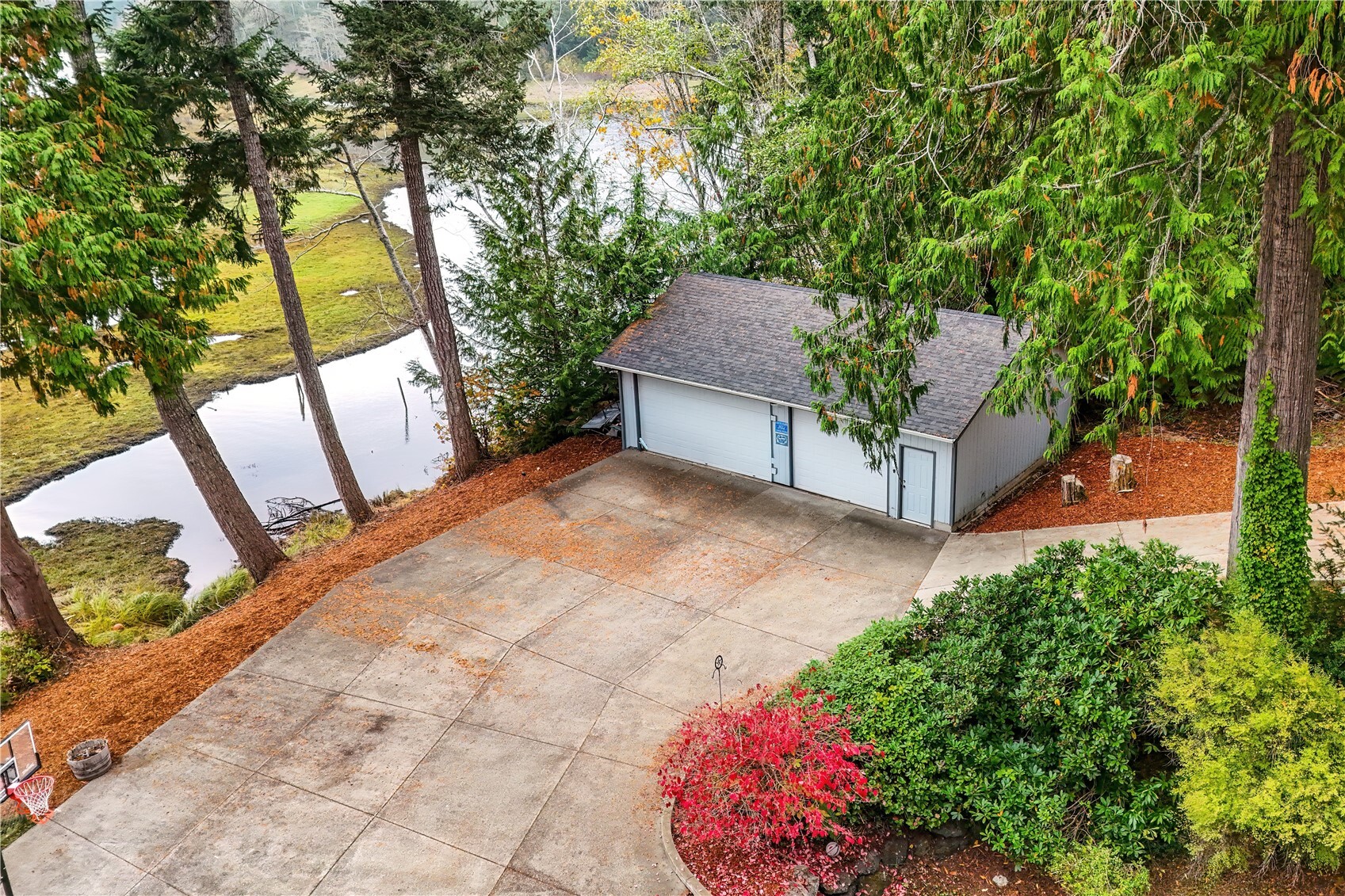 8550 Miami Beach Road Property Photo 6