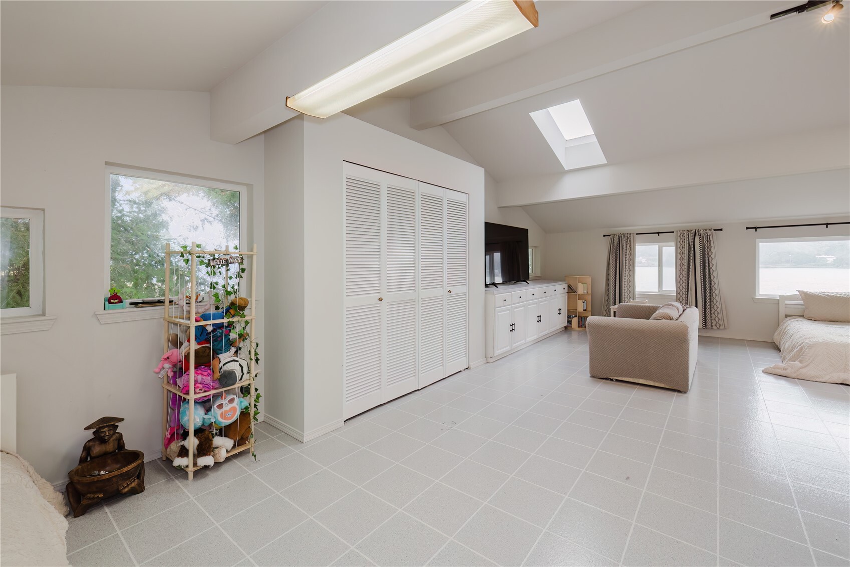 8550 Miami Beach Road Property Photo 10