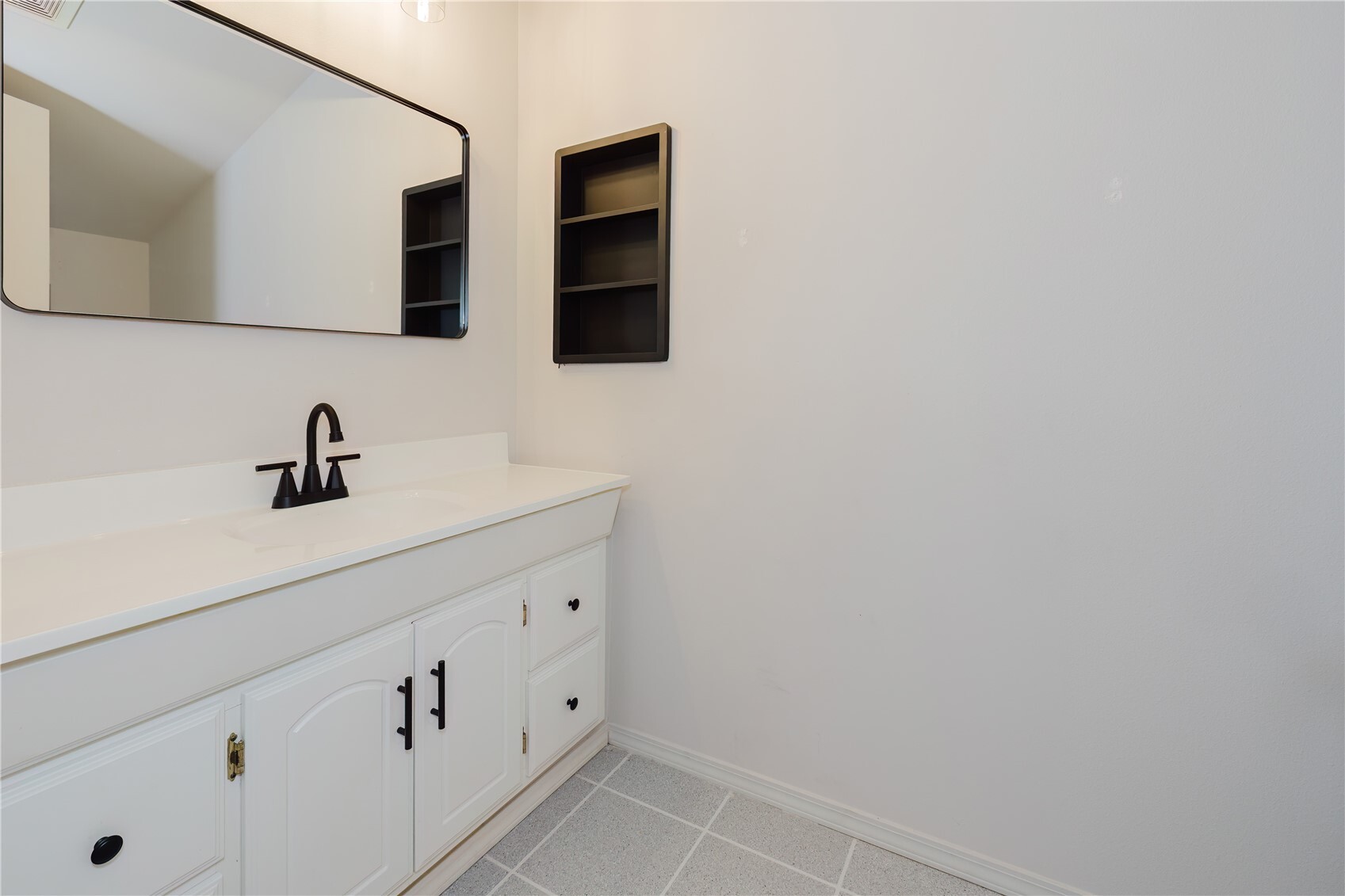8550 Miami Beach Road Property Photo 12