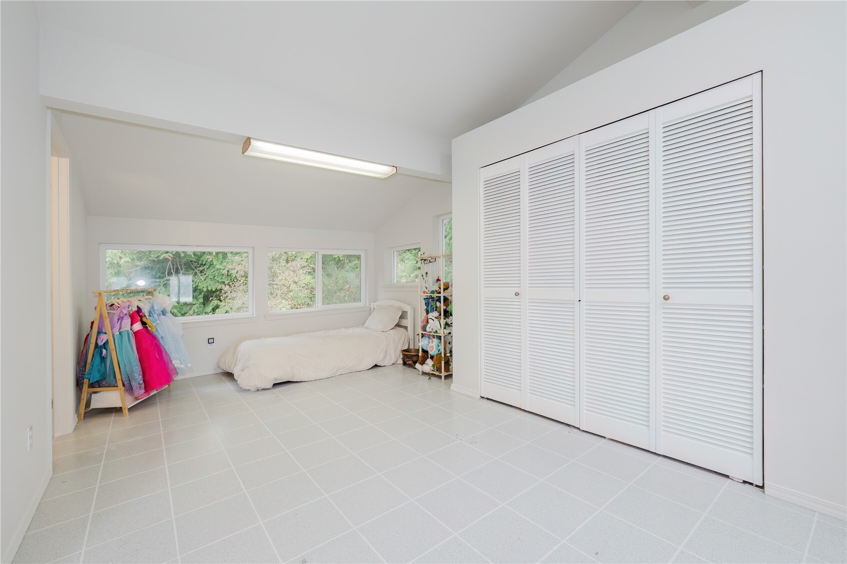 8550 Miami Beach Road Property Photo 13