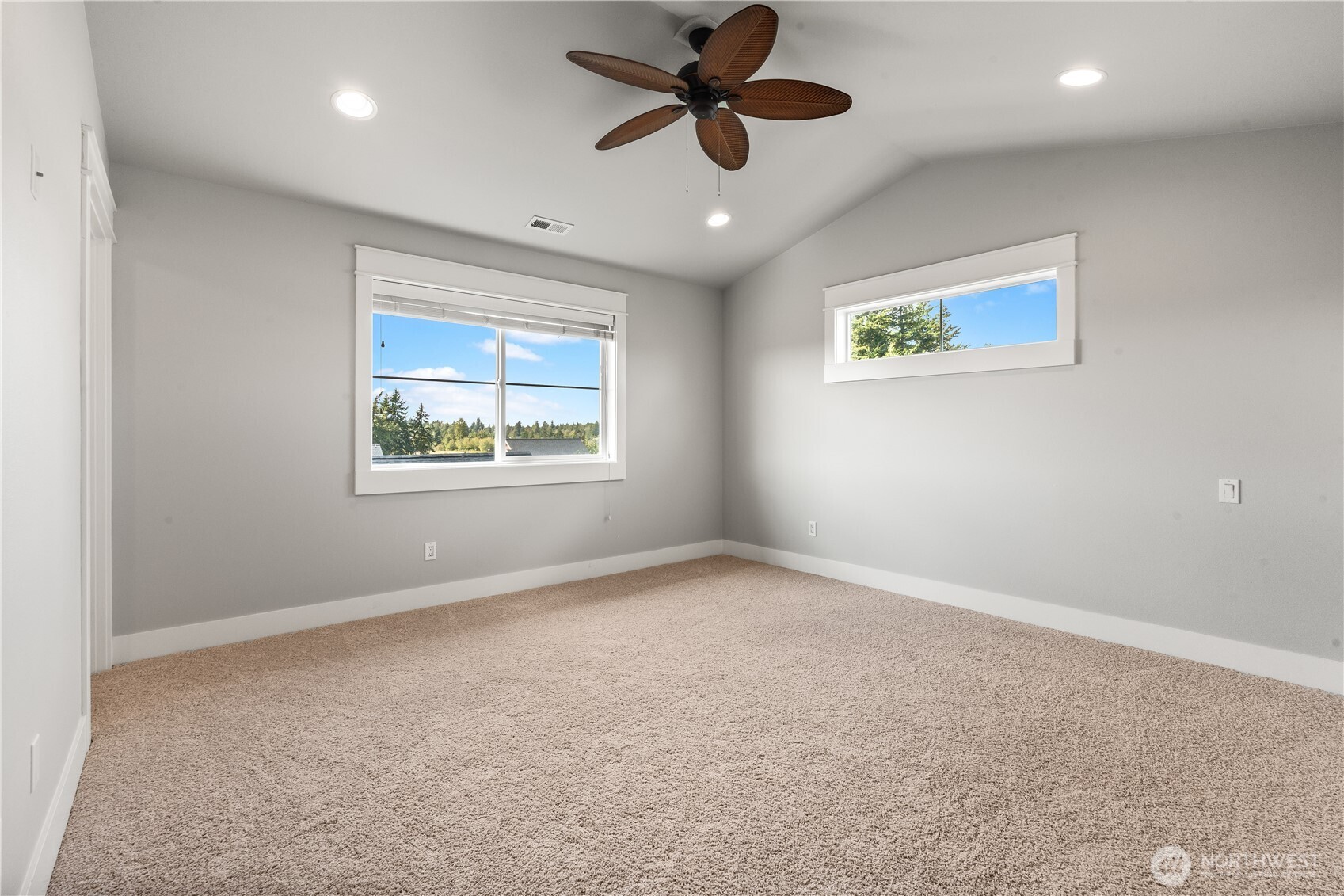 6069 Rossie Lane Property Photo 32