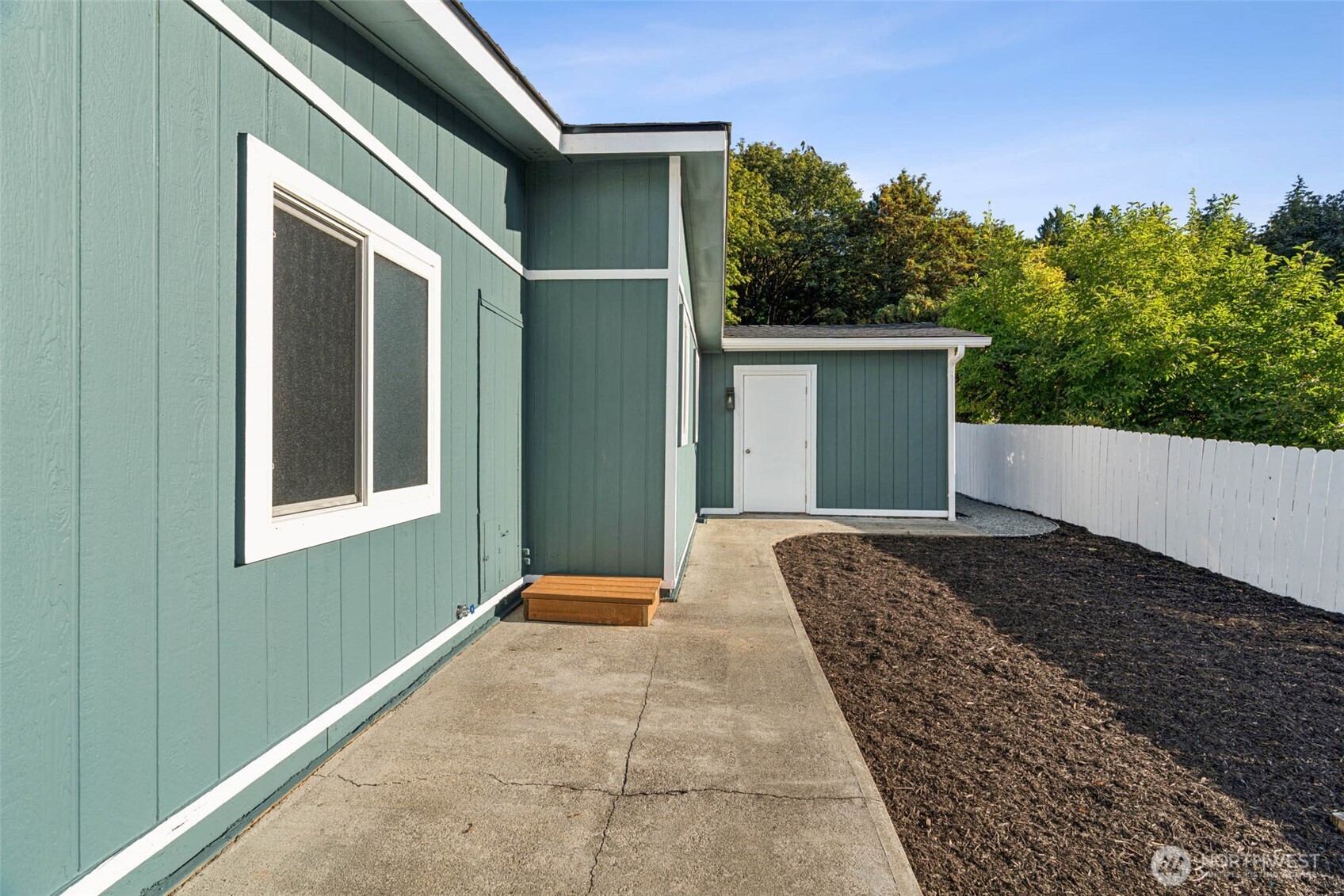 17125 Woodcrest Drive Property Photo 28