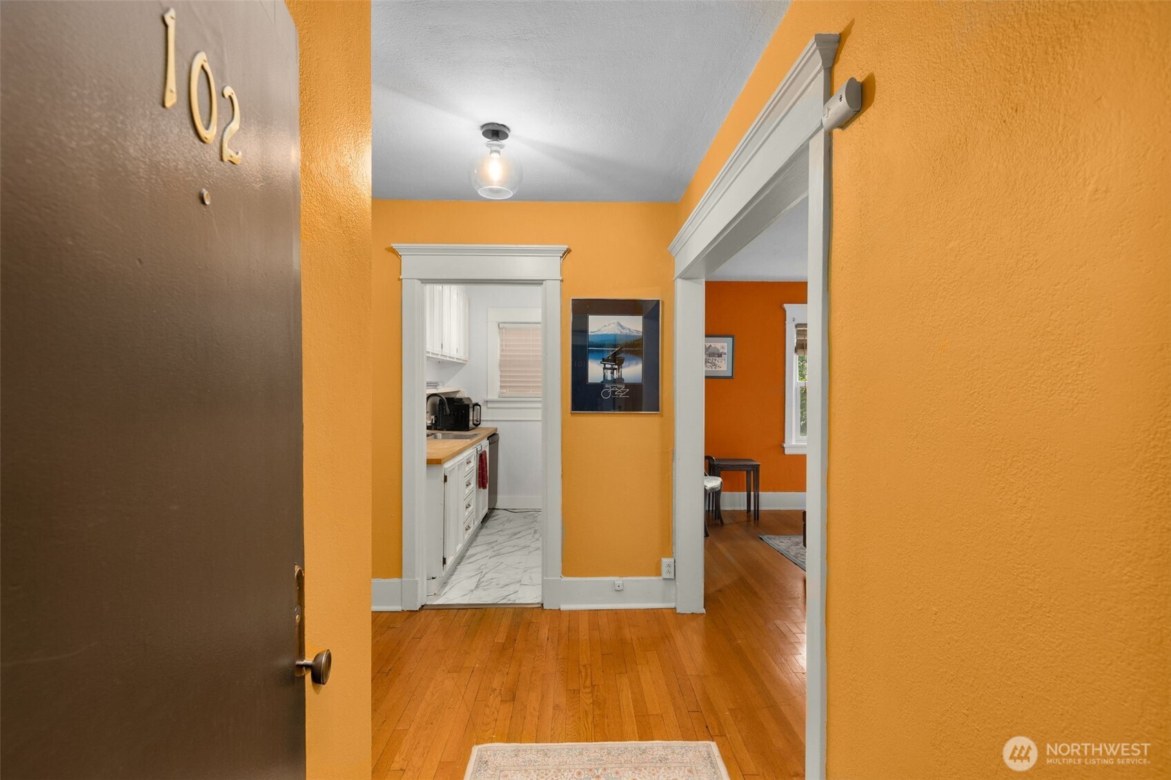 516 E Thomas Street 102 Property Photo 4