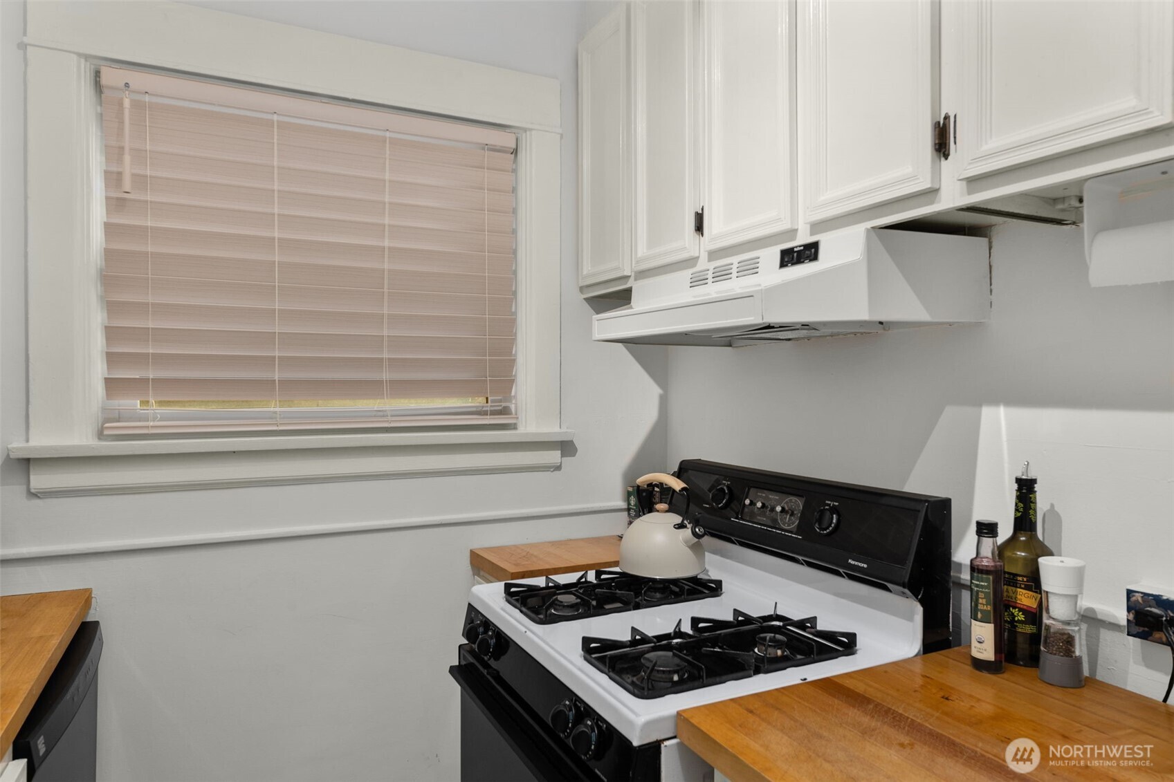 516 E Thomas Street 102 Property Photo 11