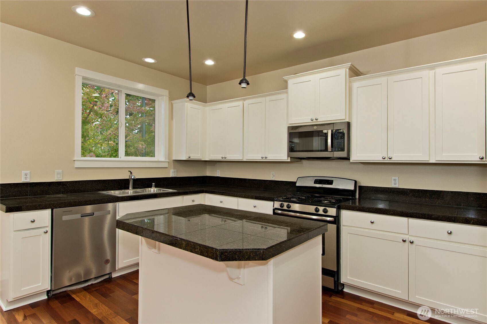 24012 220th Place Property Photo 9
