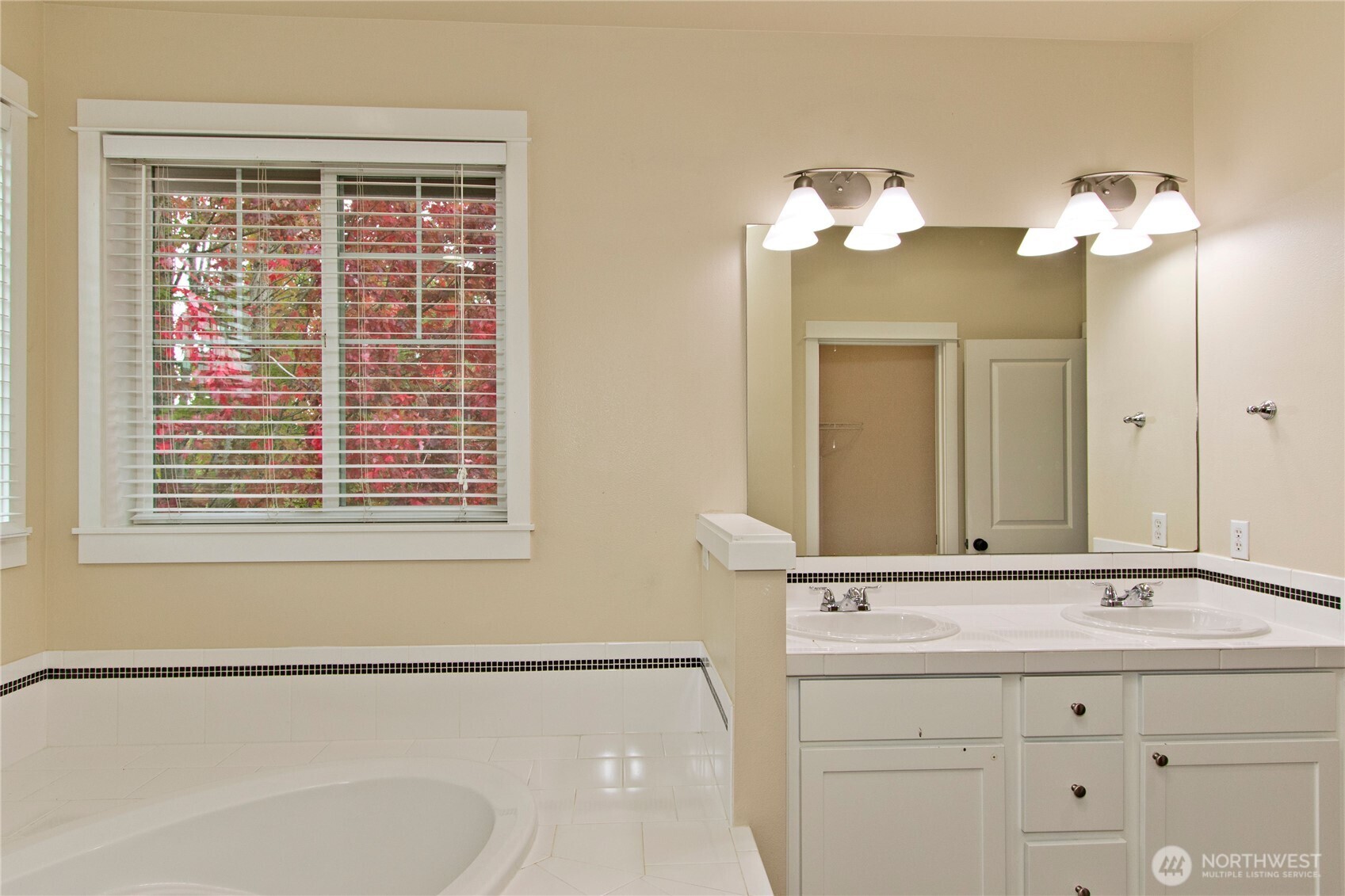 24012 220th Place Property Photo 18