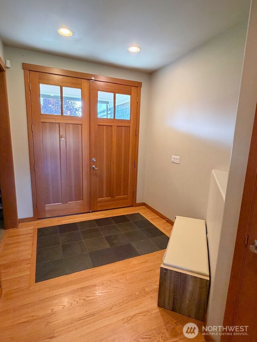 9207 28th Street Ct Property Photo 5