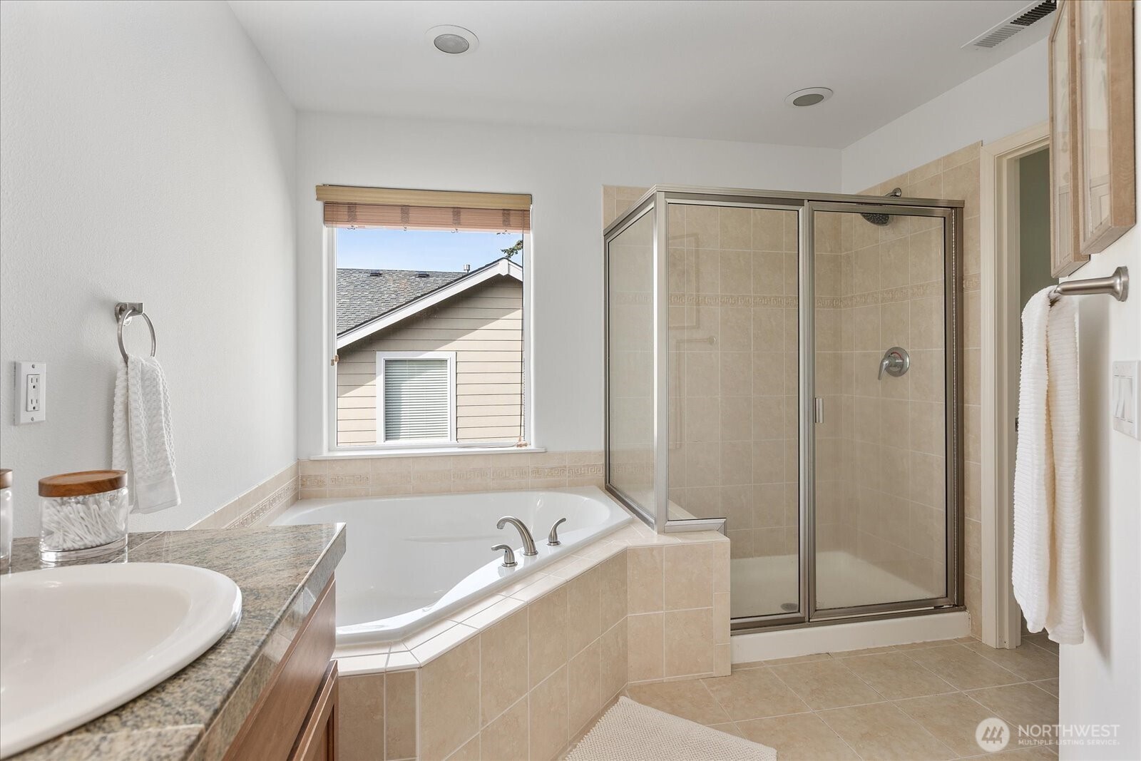 18433 Hawksview Drive Property Photo 26